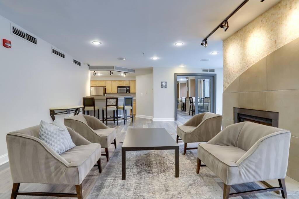 Sensational 1 Bedroom Condo At Ballston Place With Gym Arlington Extérieur photo