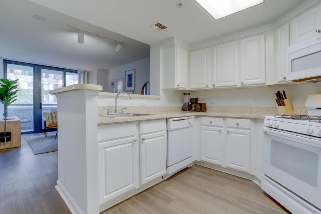 Sensational 1 Bedroom Condo At Ballston Place With Gym Arlington Extérieur photo